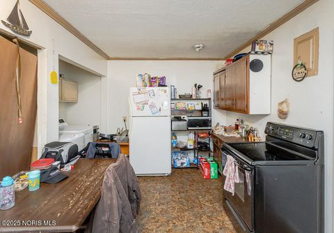 Tiny photo for 439 Erie Court, Port Clinton, OH 43452 (MLS # 10000968)