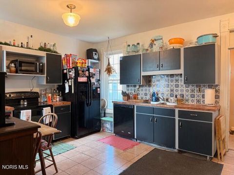 Tiny photo for 640 Center Street, Findlay, OH 45840 (MLS # 10004233)