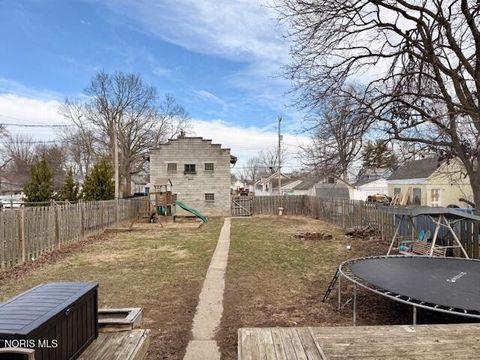 Tiny photo for 640 Center Street, Findlay, OH 45840 (MLS # 10004233)