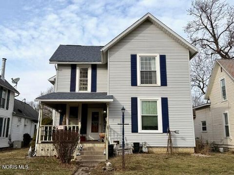 Photo of 640 Center Street, Findlay, OH 45840 (MLS # 10004233)