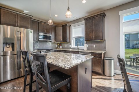 Tiny photo for 3289 Chasenwood Way, Perrysburg, OH 43551 (MLS # 10000900)