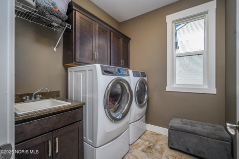 Tiny photo for 3289 Chasenwood Way, Perrysburg, OH 43551 (MLS # 10000900)