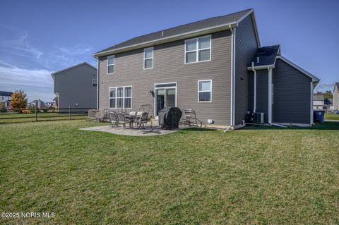 Tiny photo for 3289 Chasenwood Way, Perrysburg, OH 43551 (MLS # 10000900)