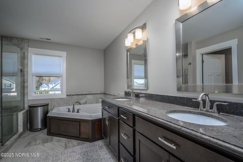 Tiny photo for 3289 Chasenwood Way, Perrysburg, OH 43551 (MLS # 10000900)