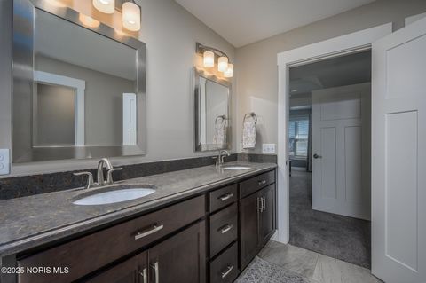 Tiny photo for 3289 Chasenwood Way, Perrysburg, OH 43551 (MLS # 10000900)