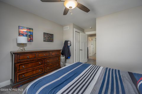 Tiny photo for 3289 Chasenwood Way, Perrysburg, OH 43551 (MLS # 10000900)