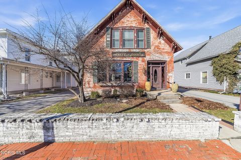 Photo of 212 W Front Street, Findlay, OH 45840 (MLS # 10004943)