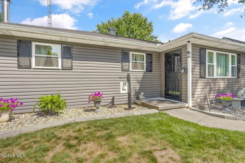 Tiny photo for 5706 Armada Drive, Toledo, OH 43623 (MLS # 10011690)