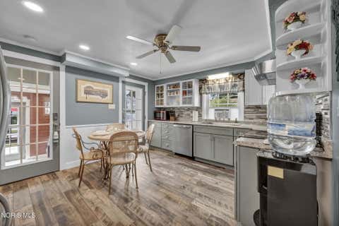 Tiny photo for 902 E 2nd Street, Port Clinton, OH 43452 (MLS # 10011977)