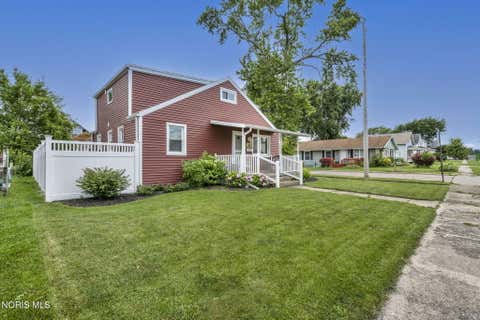 Tiny photo for 902 E 2nd Street, Port Clinton, OH 43452 (MLS # 10011977)