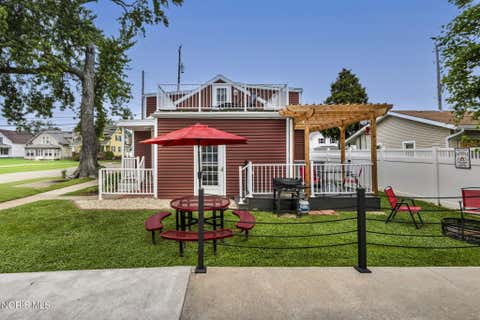 Tiny photo for 902 E 2nd Street, Port Clinton, OH 43452 (MLS # 10011977)