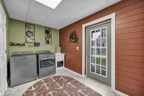 Tiny photo for 902 E 2nd Street, Port Clinton, OH 43452 (MLS # 10011977)