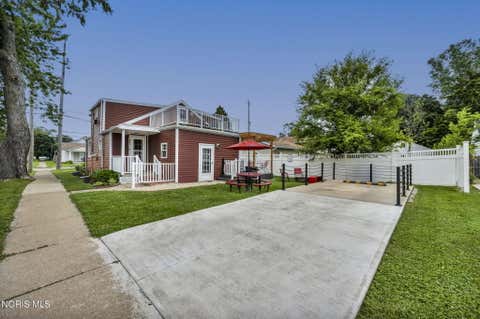 Tiny photo for 902 E 2nd Street, Port Clinton, OH 43452 (MLS # 10011977)