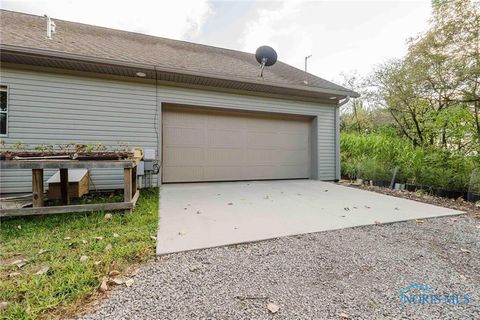 Tiny photo for 20515 County Road 15, Bluffton, OH 45817 (MLS # 10005655)