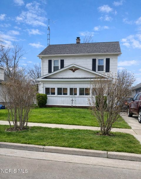 Photo of 1804 Loxley Road, Toledo, OH 43613 (MLS # 10005461)