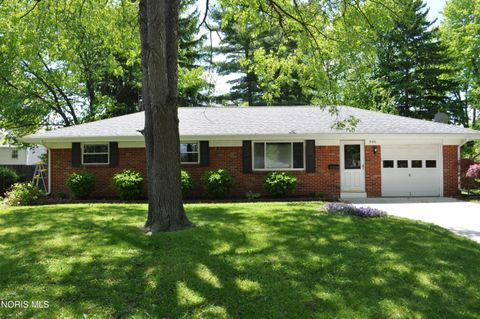 Photo of 940 Joliet Drive, Maumee, OH 43537 (MLS # 10007638)