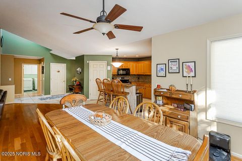 Tiny photo for 147 Colony Road, Rossford, OH 43460 (MLS # 10000050)