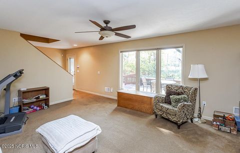 Tiny photo for 147 Colony Road, Rossford, OH 43460 (MLS # 10000050)