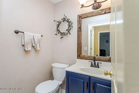 Tiny photo for 147 Colony Road, Rossford, OH 43460 (MLS # 10000050)