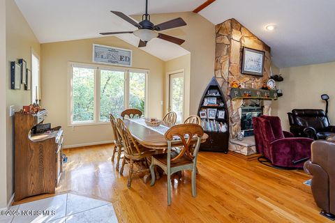 Tiny photo for 147 Colony Road, Rossford, OH 43460 (MLS # 10000050)
