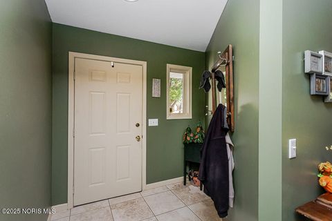 Tiny photo for 147 Colony Road, Rossford, OH 43460 (MLS # 10000050)