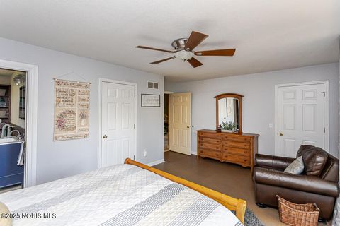 Tiny photo for 147 Colony Road, Rossford, OH 43460 (MLS # 10000050)