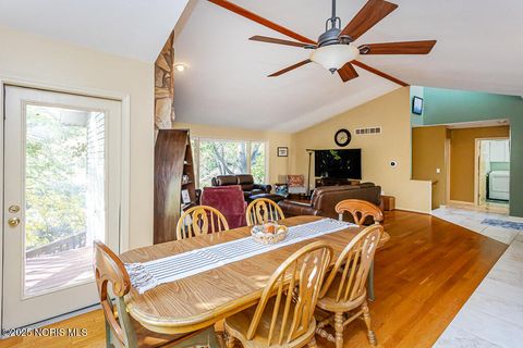 Tiny photo for 147 Colony Road, Rossford, OH 43460 (MLS # 10000050)