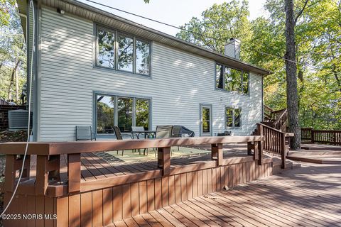 Tiny photo for 147 Colony Road, Rossford, OH 43460 (MLS # 10000050)