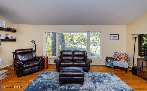 Tiny photo for 147 Colony Road, Rossford, OH 43460 (MLS # 10000050)
