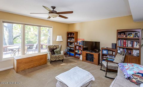 Tiny photo for 147 Colony Road, Rossford, OH 43460 (MLS # 10000050)