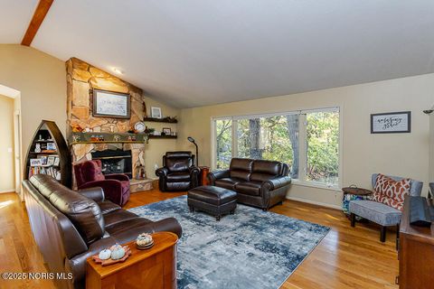Tiny photo for 147 Colony Road, Rossford, OH 43460 (MLS # 10000050)