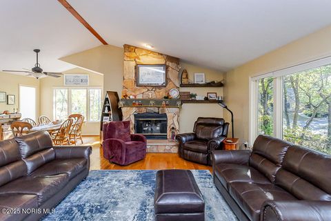 Tiny photo for 147 Colony Road, Rossford, OH 43460 (MLS # 10000050)
