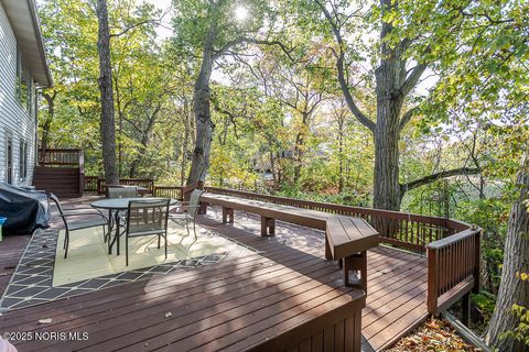 Tiny photo for 147 Colony Road, Rossford, OH 43460 (MLS # 10000050)