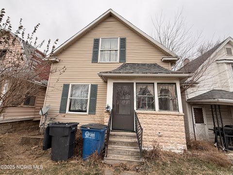 Photo of 1127 Varland Avenue, Toledo, OH 43605 (MLS # 10002505)