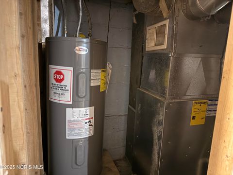 Tiny photo for 1127 Varland Avenue, Toledo, OH 43605 (MLS # 10002505)