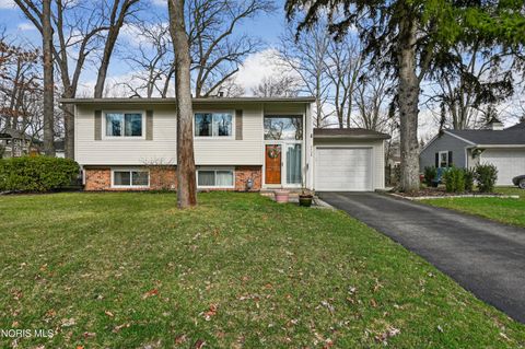 Photo of 4736 Wickford Dr. W Dr, Sylvania, OH 43560 (MLS # 10005556)