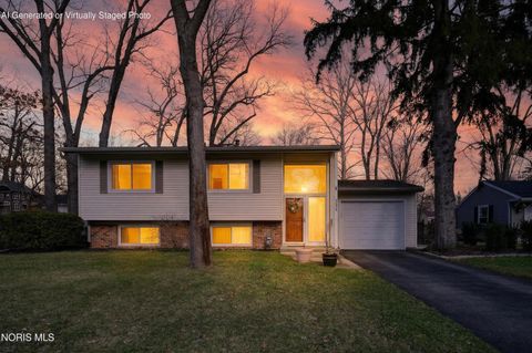 Tiny photo for 4736 Wickford Dr. W Dr, Sylvania, OH 43560 (MLS # 10005556)