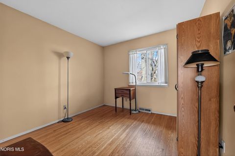 Tiny photo for 4736 Wickford Dr. W Dr, Sylvania, OH 43560 (MLS # 10005556)