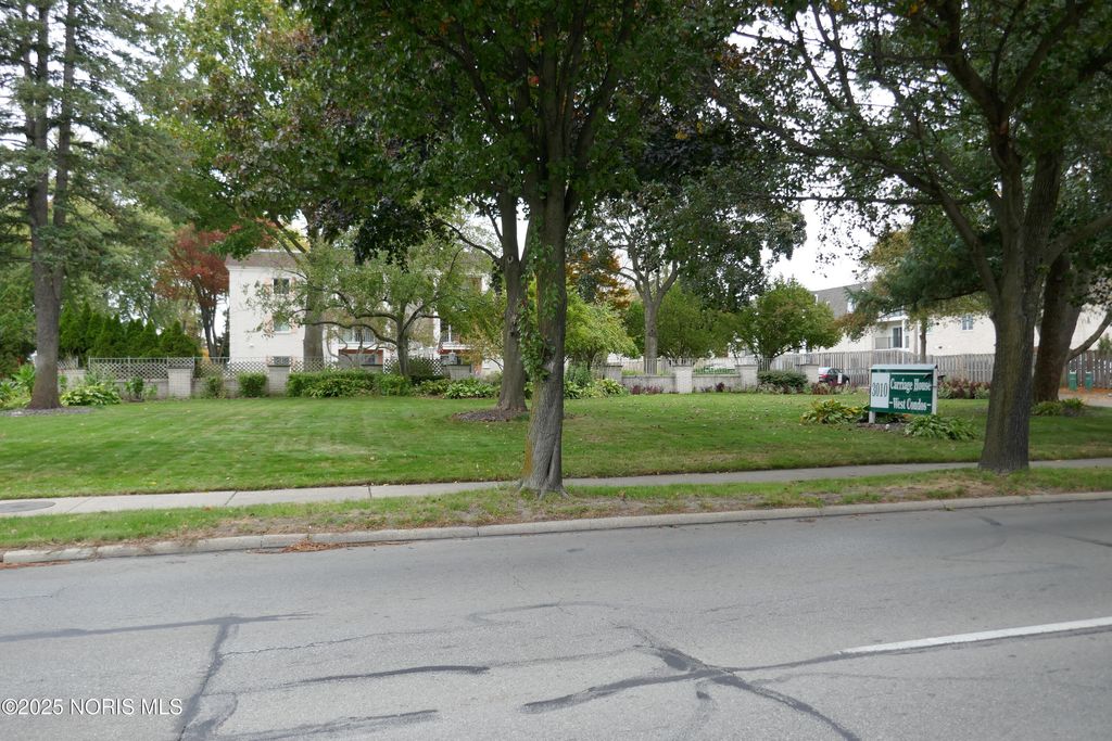 Photo for 3010 W Central Avenue #Apt 115, Toledo, OH 43606 (MLS # 10000468)