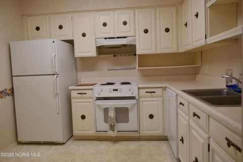 Tiny photo for 3010 W Central Avenue #Apt 115, Toledo, OH 43606 (MLS # 10000468)