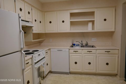 Tiny photo for 3010 W Central Avenue #Apt 115, Toledo, OH 43606 (MLS # 10000468)