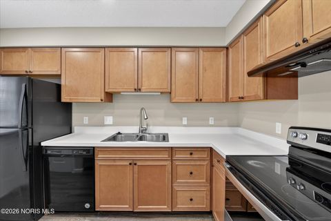 Tiny photo for 4426 Rose Garden Drive # 4, Toledo, OH 43623 (MLS # 10003374)