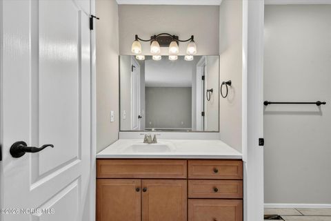 Tiny photo for 4426 Rose Garden Drive # 4, Toledo, OH 43623 (MLS # 10003374)