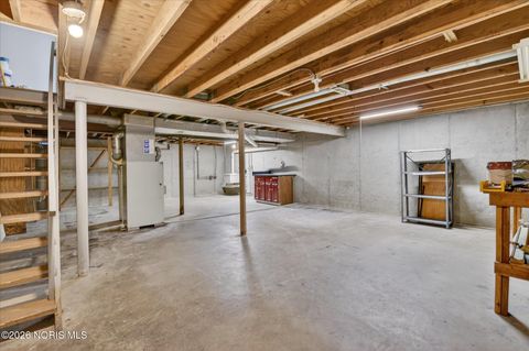 Tiny photo for 4426 Rose Garden Drive # 4, Toledo, OH 43623 (MLS # 10003374)