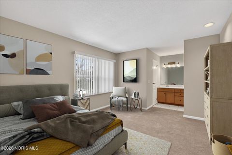 Tiny photo for 4426 Rose Garden Drive # 4, Toledo, OH 43623 (MLS # 10003374)