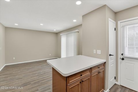 Tiny photo for 4426 Rose Garden Drive # 4, Toledo, OH 43623 (MLS # 10003374)