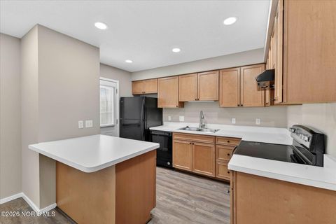 Tiny photo for 4426 Rose Garden Drive # 4, Toledo, OH 43623 (MLS # 10003374)