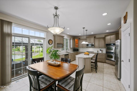 Tiny photo for 9407 Saint Angelas Way, Sylvania, OH 43560 (MLS # 10013646)