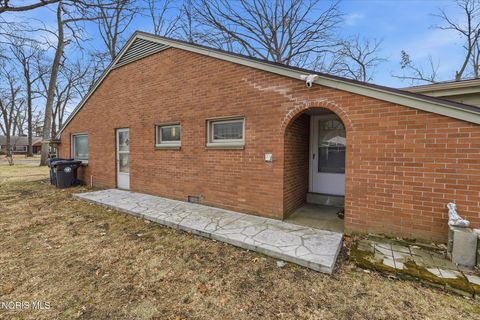 Tiny photo for 5163 Fairgreen Drive, Toledo, OH 43613 (MLS # 10004595)