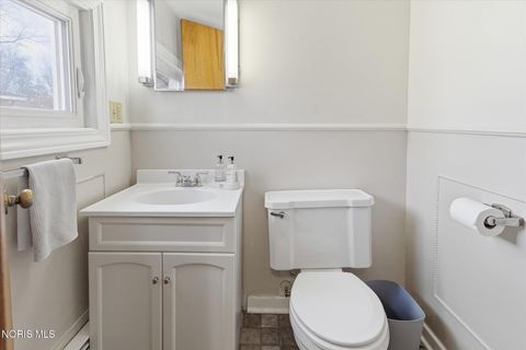 Tiny photo for 5163 Fairgreen Drive, Toledo, OH 43613 (MLS # 10004595)